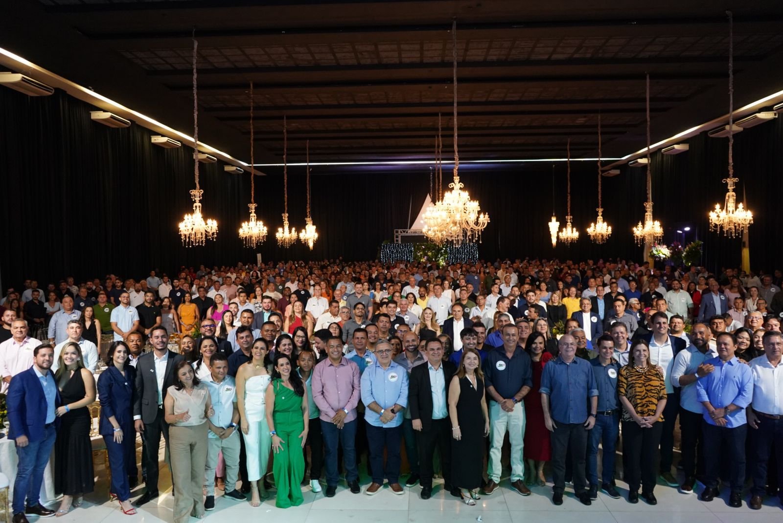 Mariana Brandão, vice-prefeita eleita em Paço do Lumiar, marca presença em evento de líderes do MDB