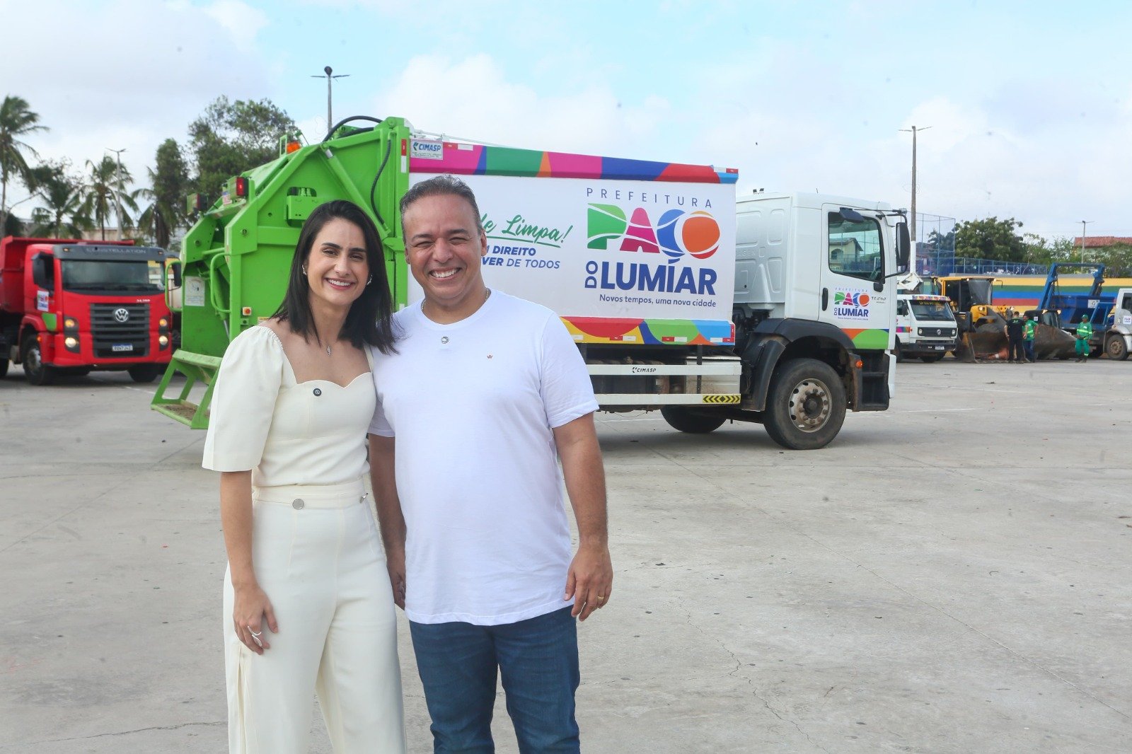 Prefeito Fred Campos entrega nova frota e equipamentos para reforçar a limpeza pública em Paço do Lumiar