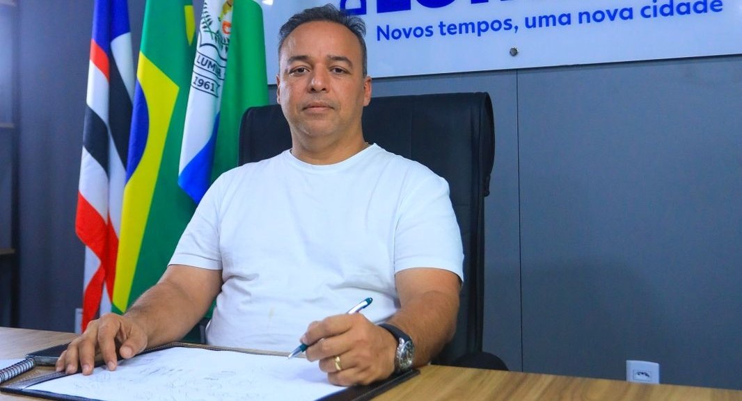 Prefeito Fred Campos se pronuncia sobre bloqueio das contas do município e pagamento dos servidores de Paço do Lumiar