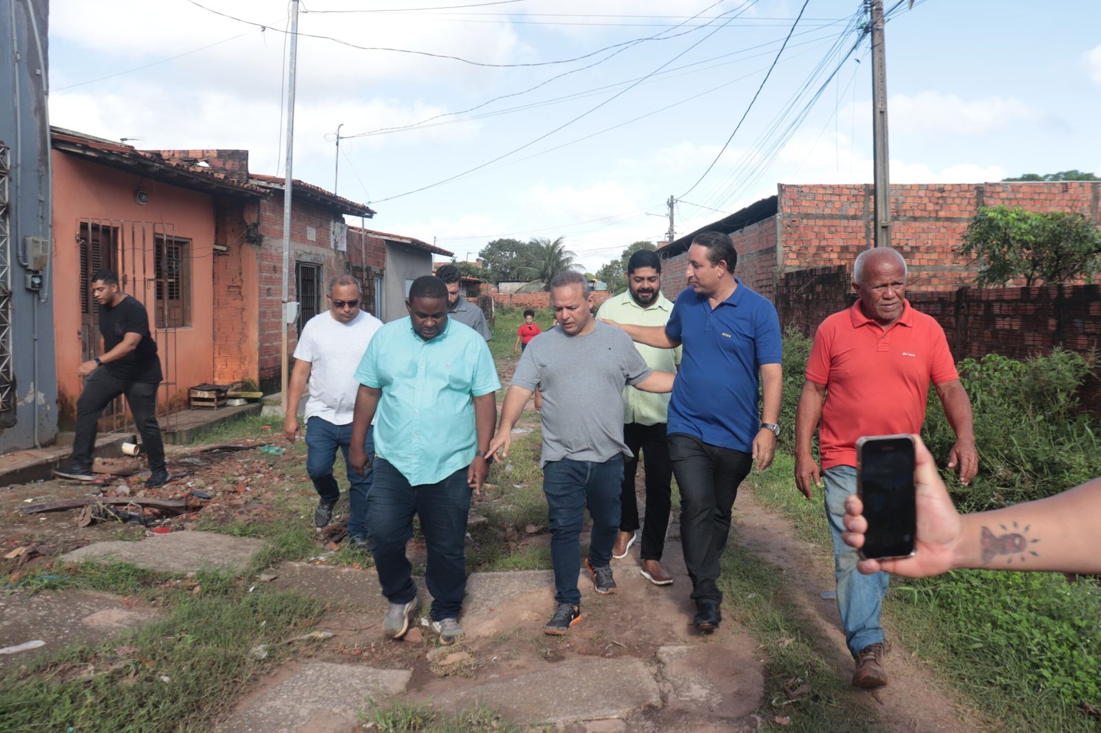 Prefeito Fred Campos anuncia Pavimenta Paço na Avenida 01 do Manaíra e no Residencial Cordeiro