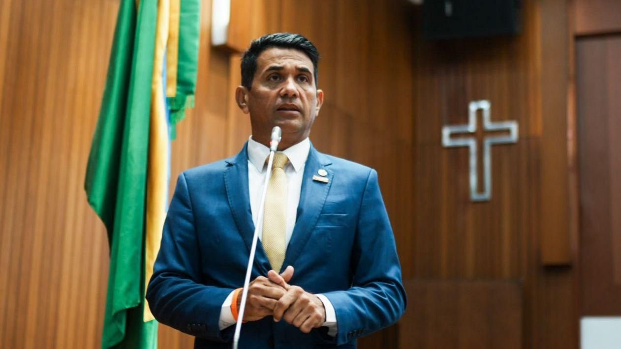 Dep Wellington do Curso emite nota de esclarecimento
