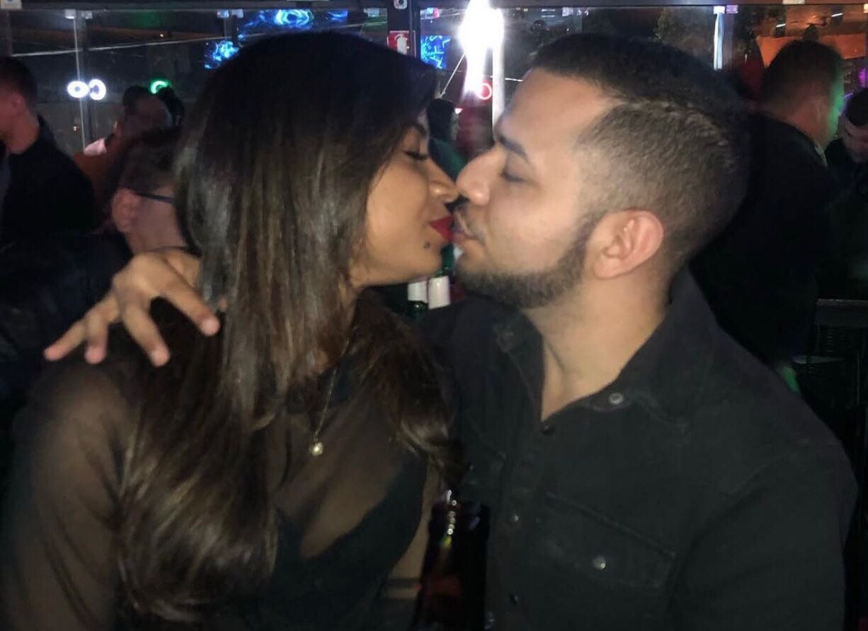 Lucas Bessa, o badalado digital influencer troca beijos calientes com a musa do OnlyFans, Raquel Sanches