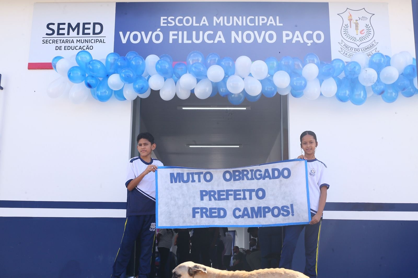 Paço do Lumiar: Prefeito Fred Campos entrega nova escola no Novo Paço e aparelhos de ar-condicionado para escola no Iguaíba
