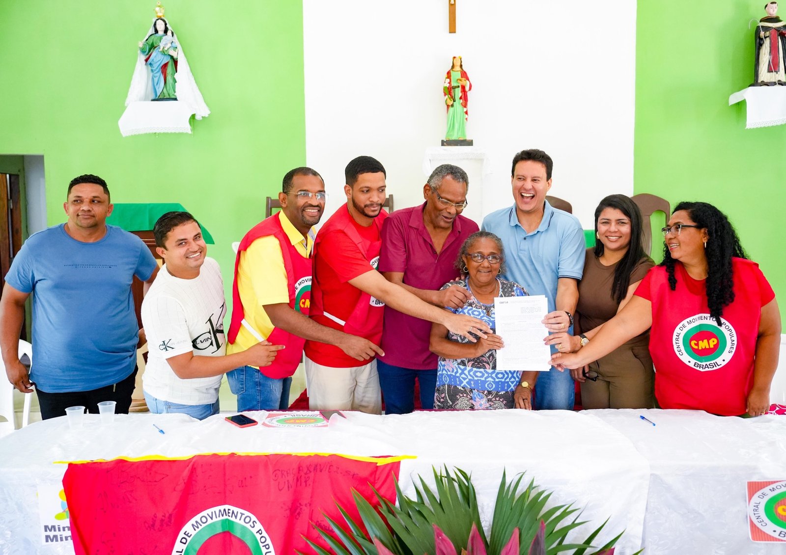 Felipe Camarão participa da assinatura de contratos para construção de 45 moradias do MCMV, no Quilombo Burgos, em Axixá