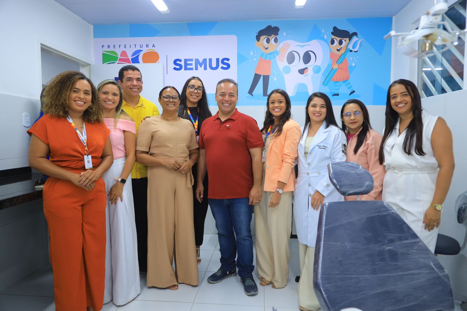 Em um único dia, prefeito Fred Campos entrega UBS reformada e climatizada, inaugura 11 ruas pavimentadas e lança nova obra em Paço do Lumiar