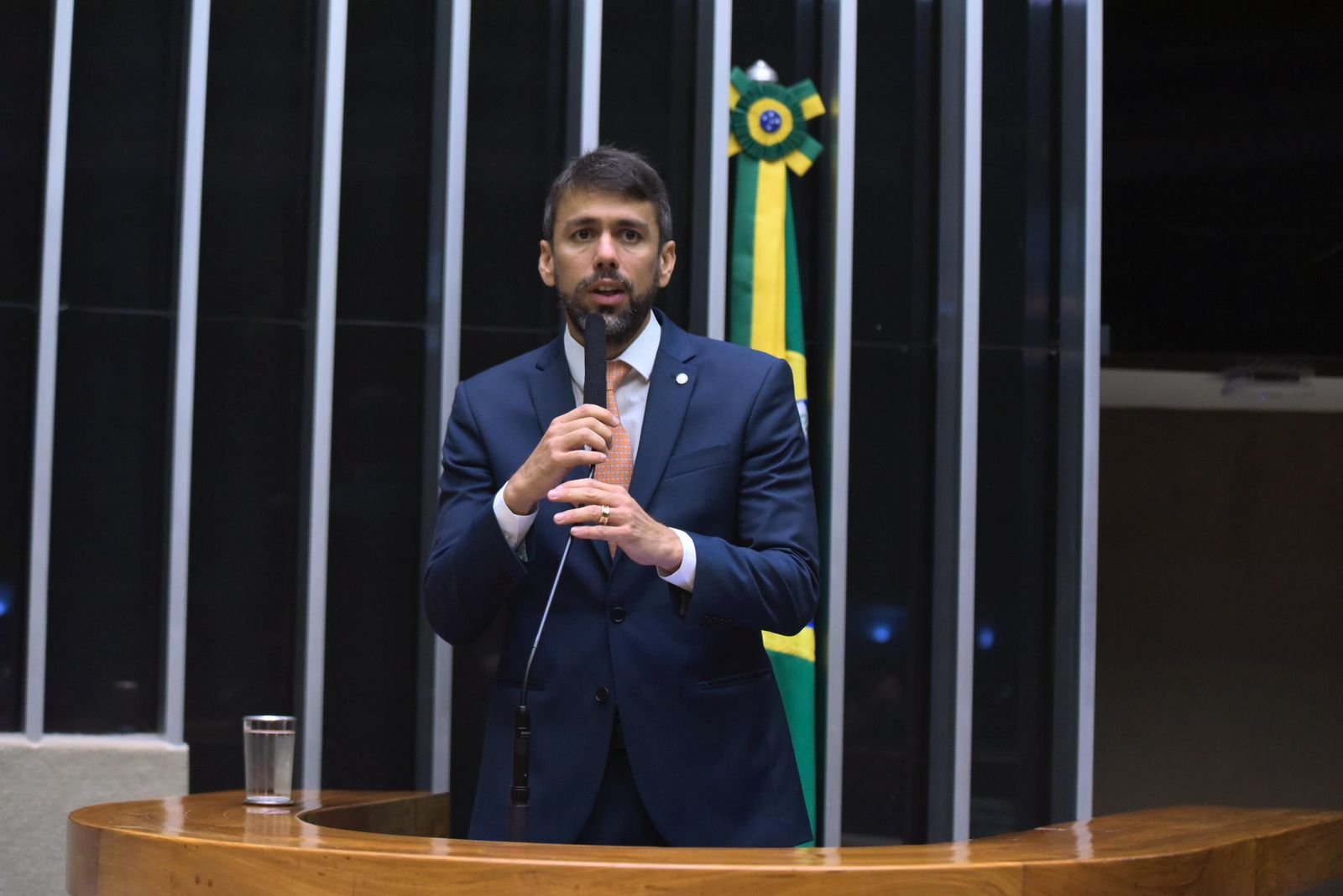 Proteção animal: requerimento de Pedro Lucas para votação de projeto sobre atuação ilegal da medicina veterinária é aprovado na Câmara<br>