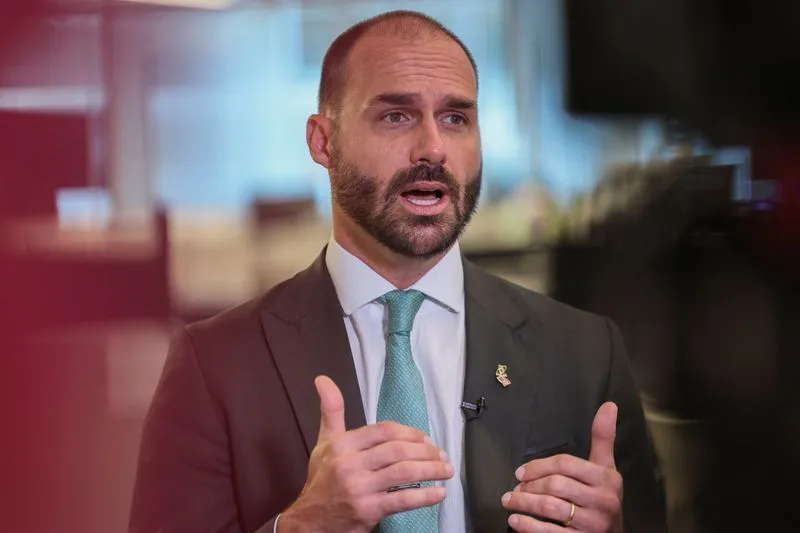 Direita vê falha de Eduardo ao usar acesso a Trump como trunfo pessoal