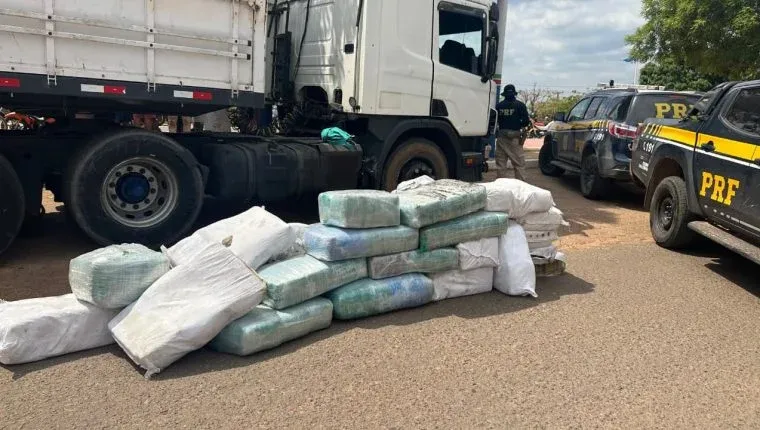 PRF apreende quase uma tonelada de “SKUNK” e prende três homens no Maranhão