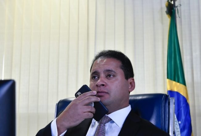 Escândalo do INSS provoca queda de popularidade de Weverton Rocha e acende alerta no cenário político do Maranhão