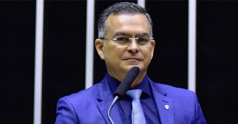 Deputado bolsonarista do MA sai em defesa de Flávio e critica Lahesio e Zema