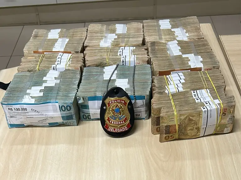 PF apreende R$ 500 mil durante investigação sobre contratos educacionais