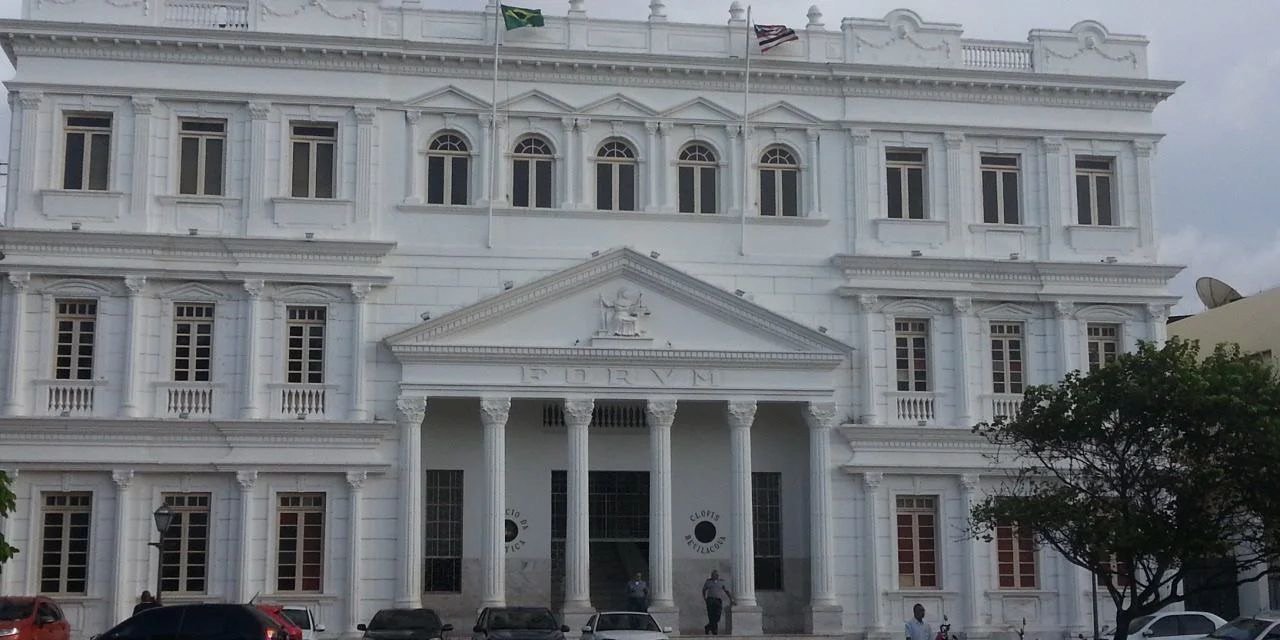PRODÍGIO: Empresa que pertence a jovem de 20 anos deve faturar contrato de quase R$ 10 milhões para terceirização de mão de obra do TJMA