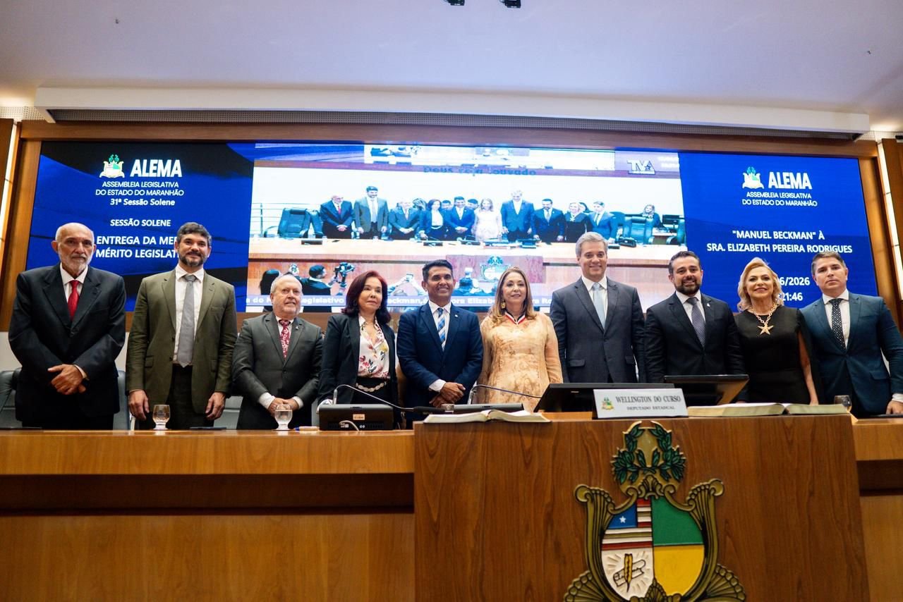 Por iniciativa do deputado Wellington, professora Elizabeth Rodrigues recebe a Medalha Manuel Beckman <br>