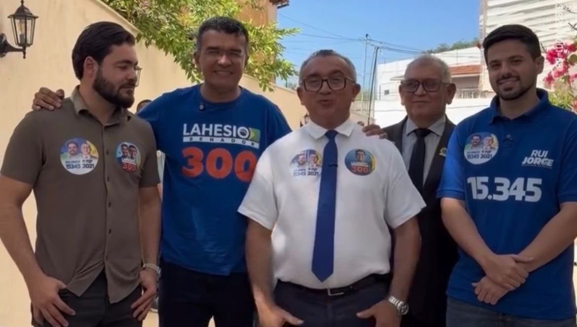 RUI JORGE e LAHESIO BONFIM aparecem juntos ao lado de Dr. Helton em Caxias