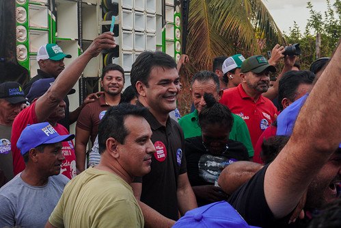 Multidão em Lago-Açu reforça apoio ao deputado federal Rubens Pereira Jr.