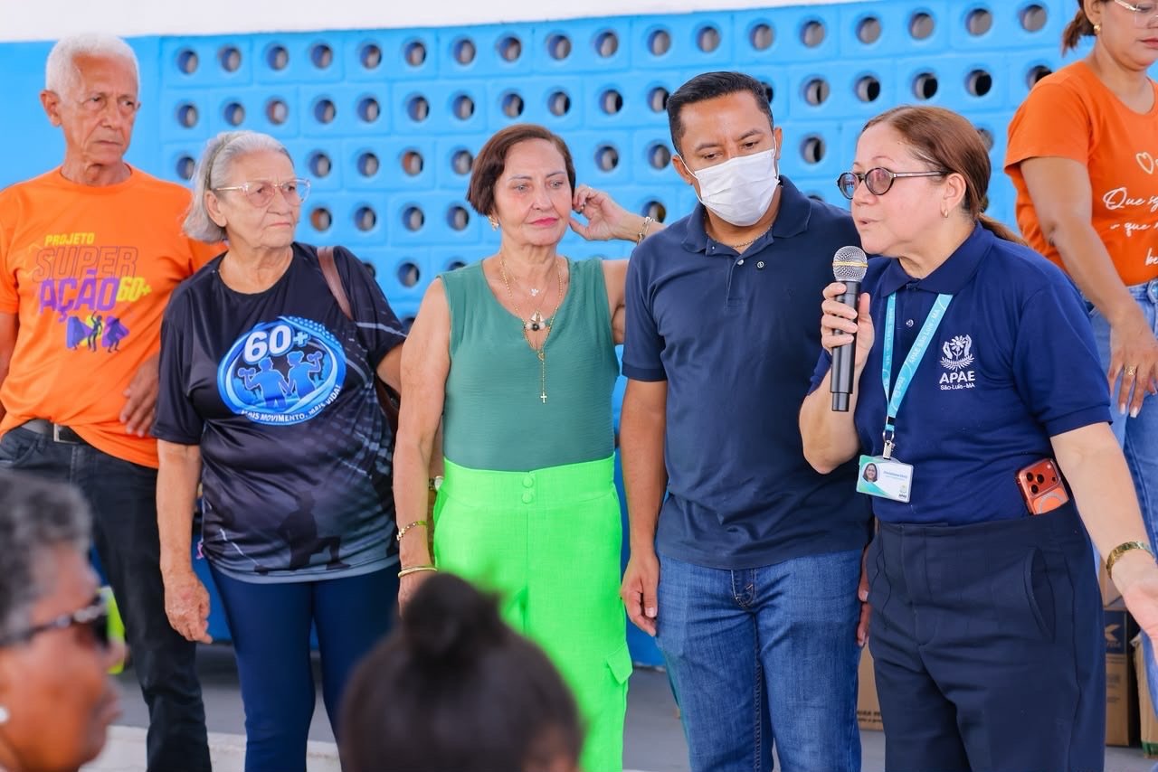 Penha entrega à APAE São Luís kits de higiene arrecadados por idosos na Gincana 60+
